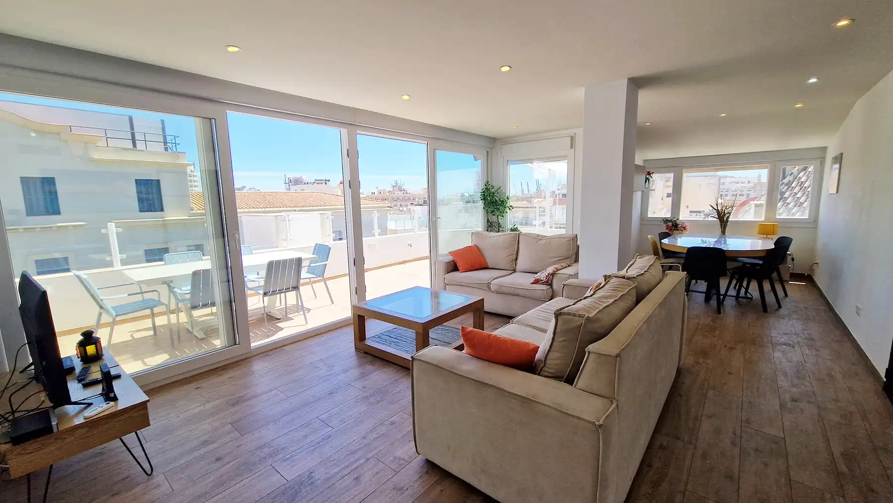 Living room of Attic for sale in Málaga  with Air Conditioner, Terrace and Furnished