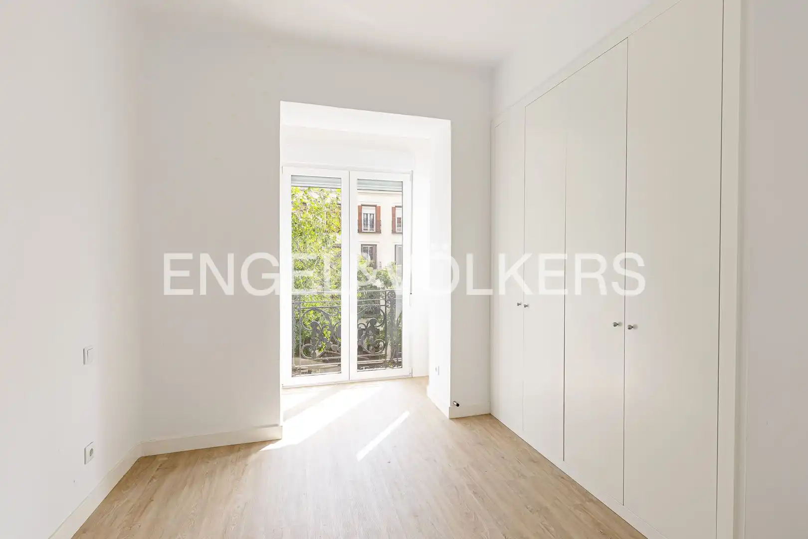 Balcony of Flat for rent in Madrid  with Air Conditioner, Heating and Storage room