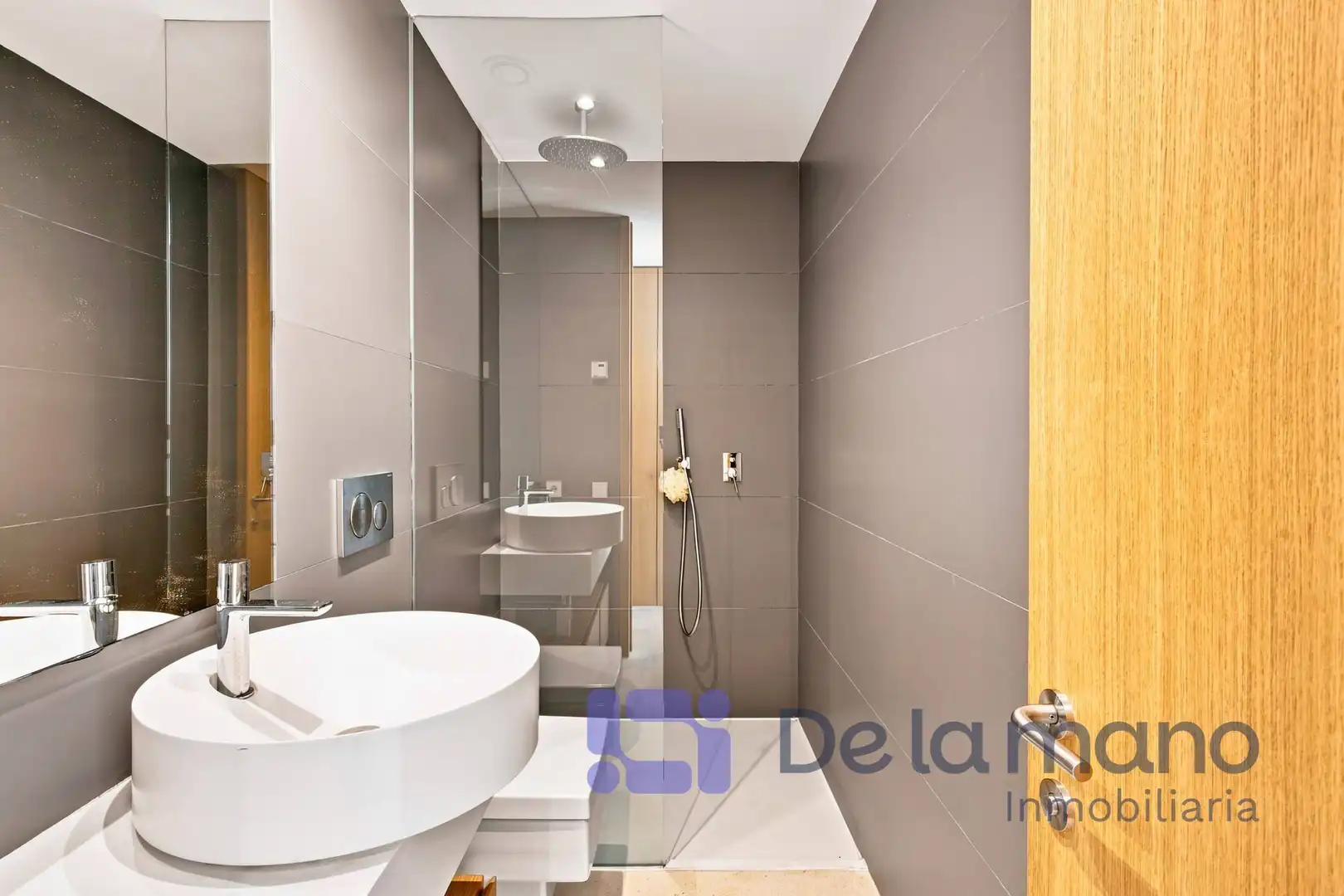 Bathroom of Houses for sale in Madrid  with Air Conditioner, Heating and Private garden