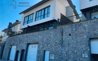 Exterior view of House or chalet for sale in Gernika-Lumo  with Heating, Private garden and Terrace