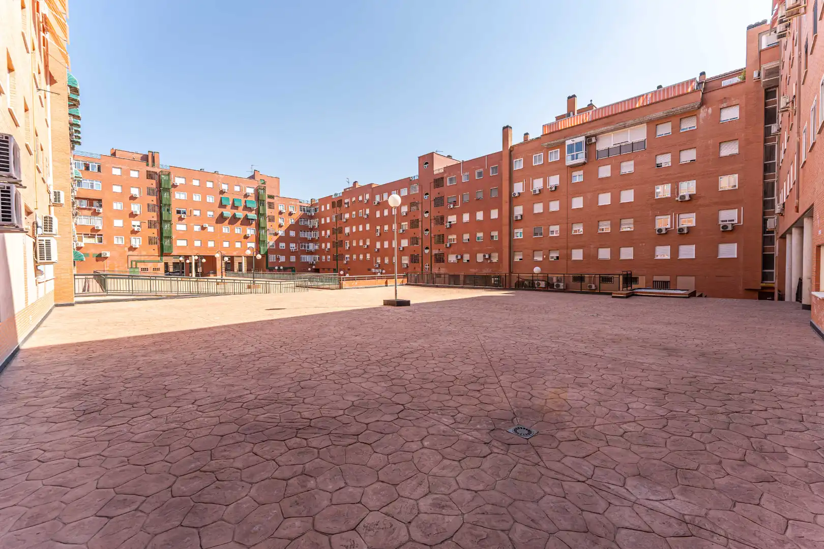 Vista exterior de Pis en venda en Alcorcón amb Aire condicionat, Traster i Balcó