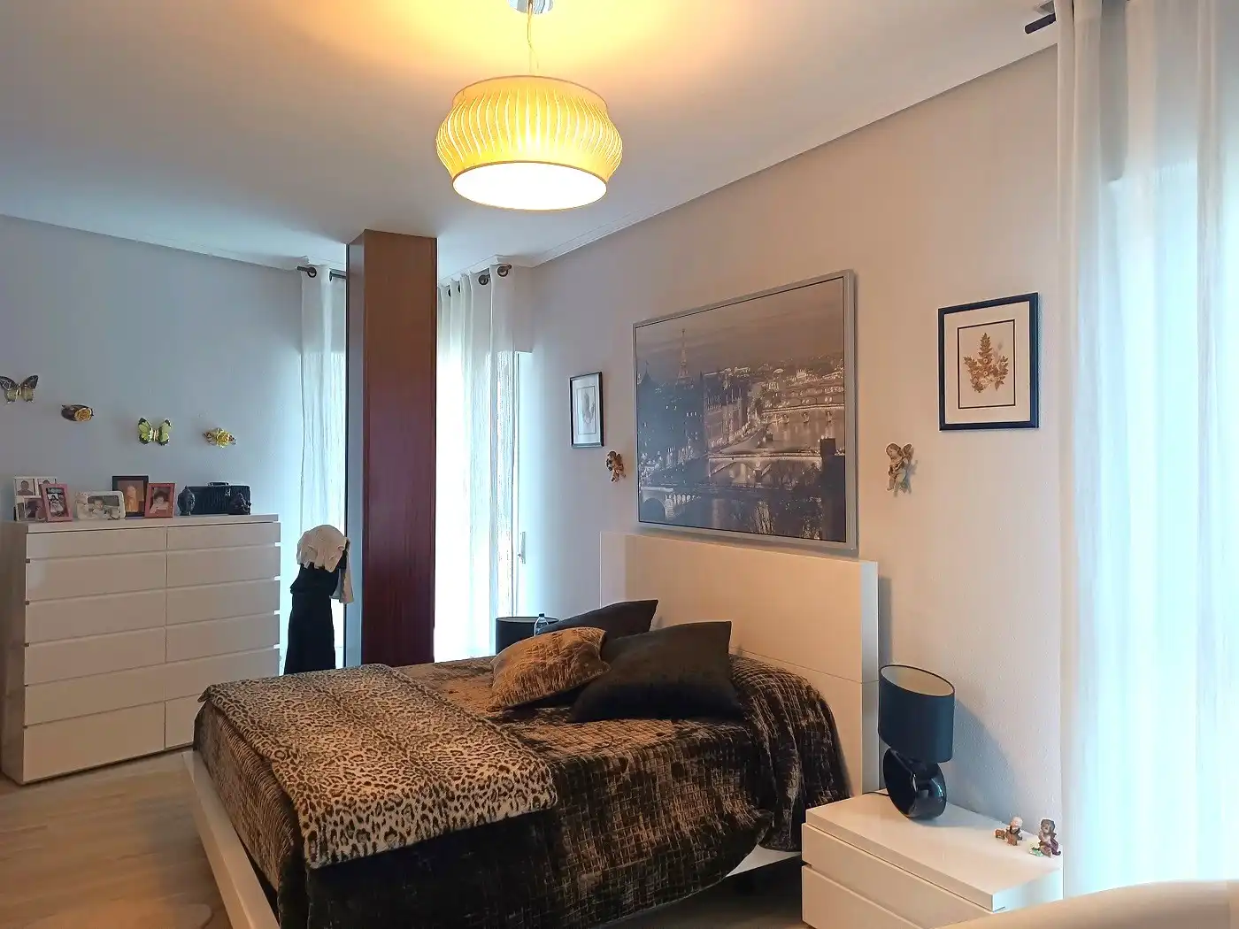 Schlafzimmer von Dachboden zum Verkauf in Sopela mit Heizung, Terrasse und Abstellraum