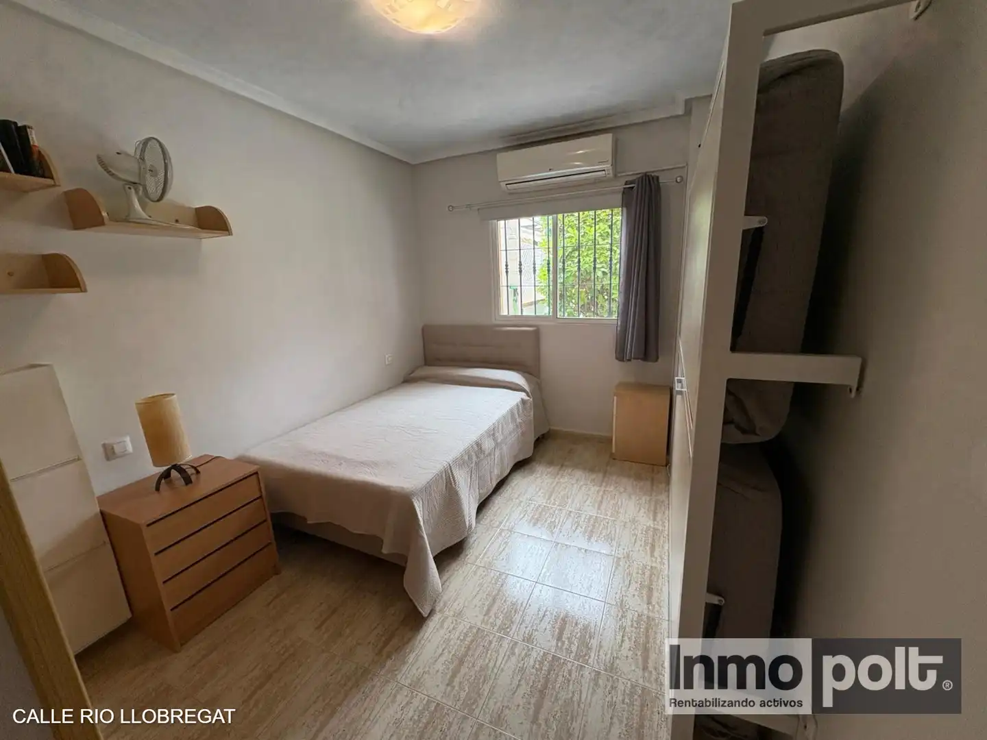 Schlafzimmer von Einfamilien-Reihenhaus zur Miete in Pilar de la Horadada mit Klimaanlage, Privatgarten und Terrasse