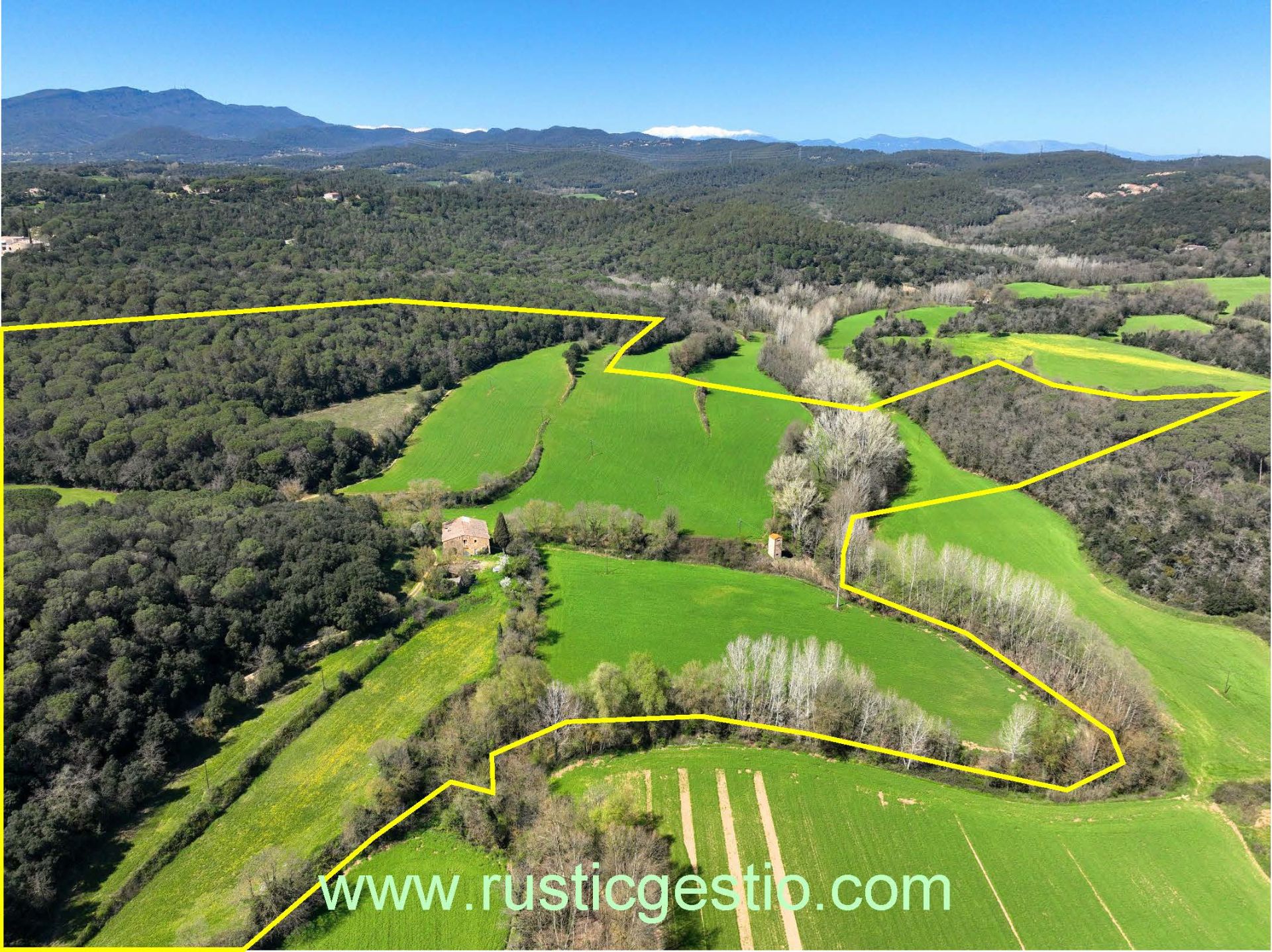 Country house zum verkauf in Sarrià de Ter mit Privatgarten