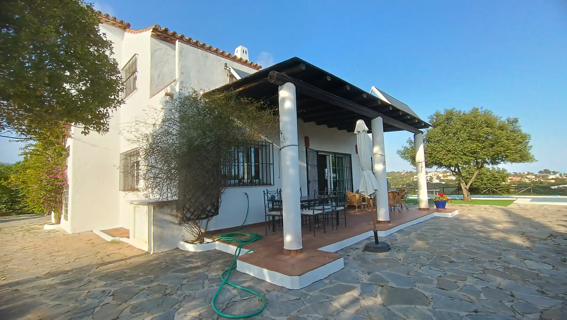 Vista exterior de Finca rústica en venta en Estepona con Aire acondicionado, Calefacción y Jardín privado