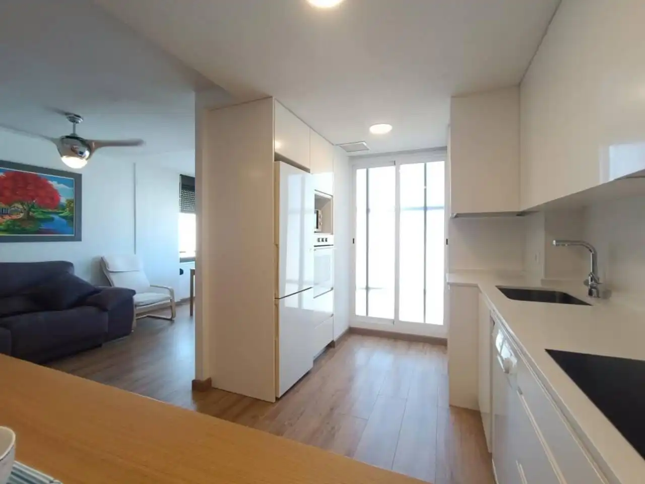 Cuina de Apartament de lloguer en El Campello amb Aire condicionat, Terrassa i Moblat