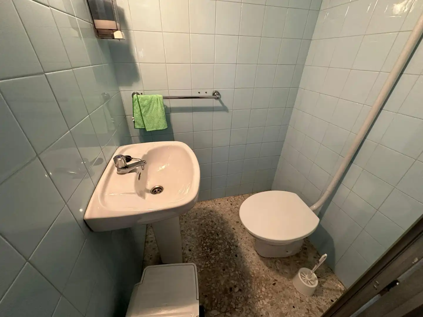 Baño de Local en venta en Ubrique con Aire acondicionado