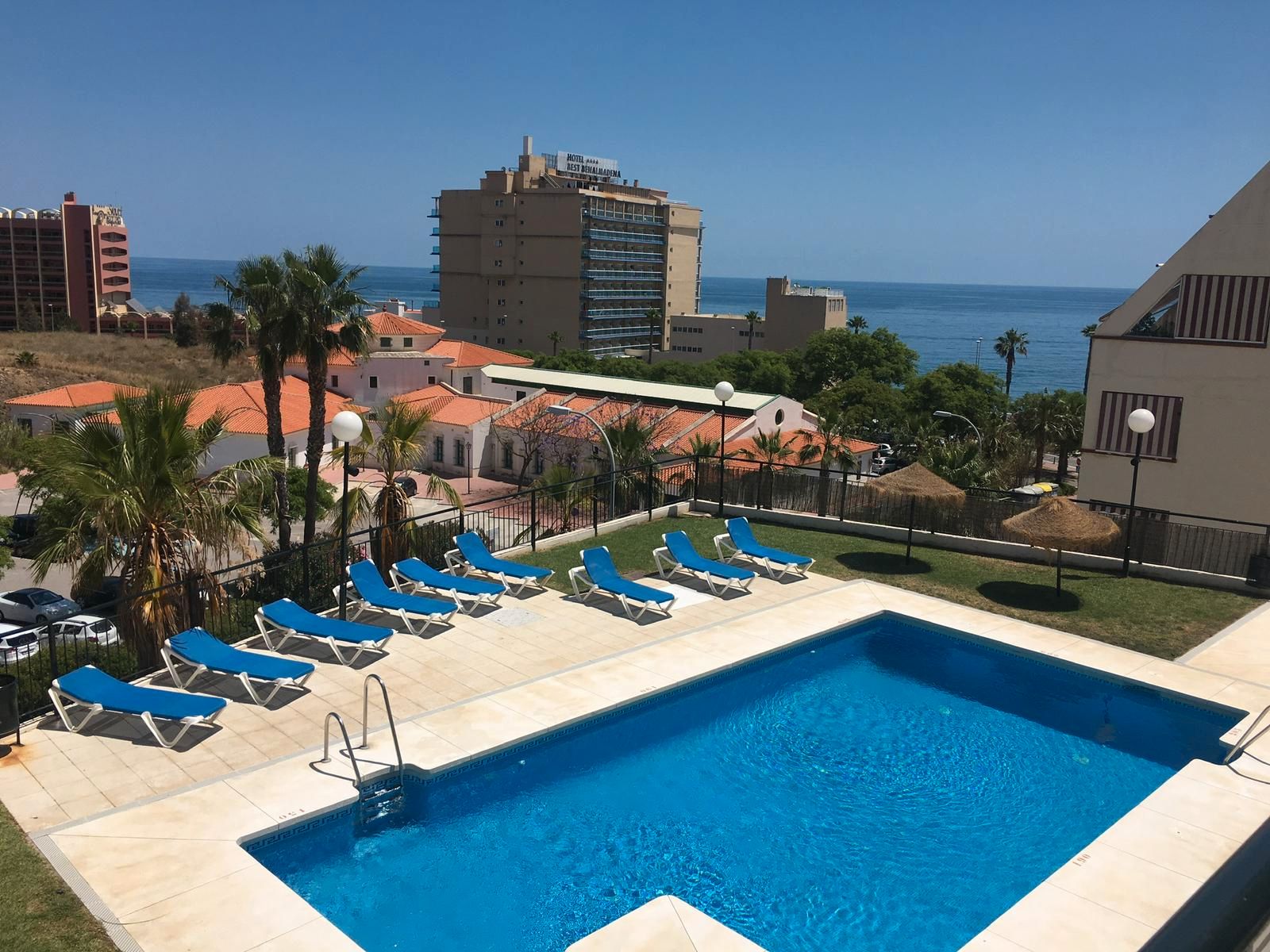 Piscina de Pis de lloguer en Benalmádena amb Aire condicionat, Terrassa i Moblat