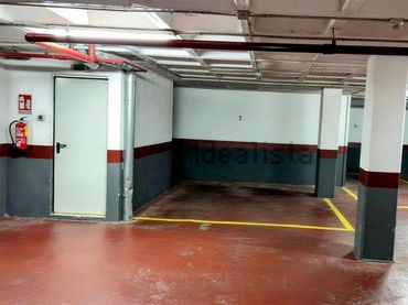 Einzelparkplatz zum Verkauf in Calle Reyes Catolicos