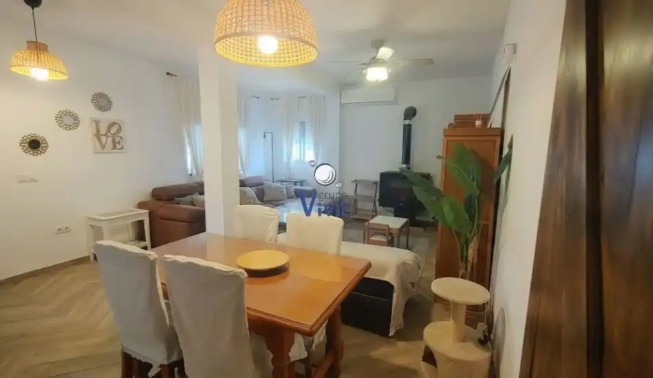 Sala d'estar de Casa o xalet en venda en Alcalá de Guadaira amb Traster