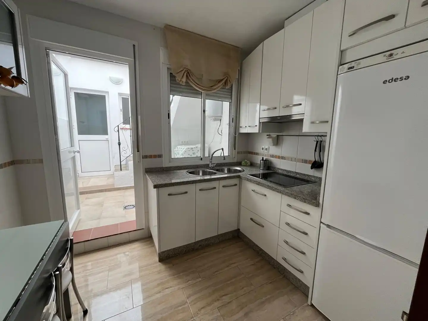 Cuina de Casa o xalet de lloguer en Málaga amb Aire condicionat, Calefacció i Terrassa