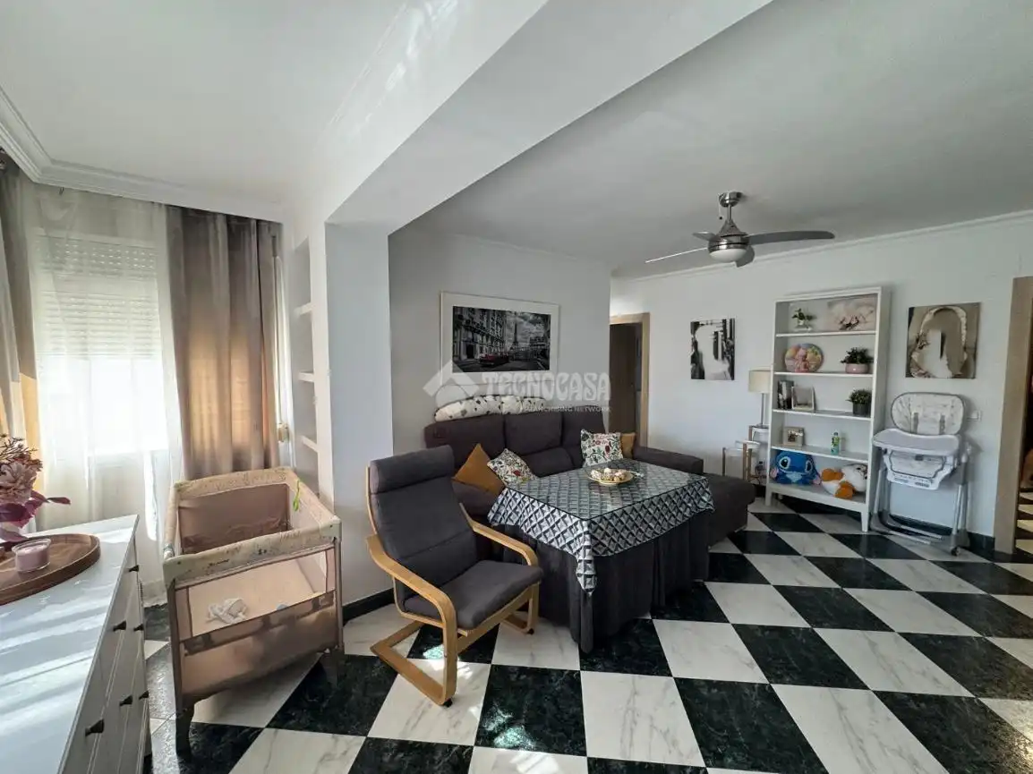 Wohnzimmer von Wohnung zum Verkauf in Huelva mit Klimaanlage