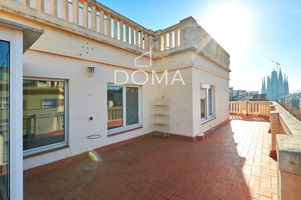 Terrace of Attic to rent in  Barcelona Capital  with Air Conditioner, Heating and Terrace