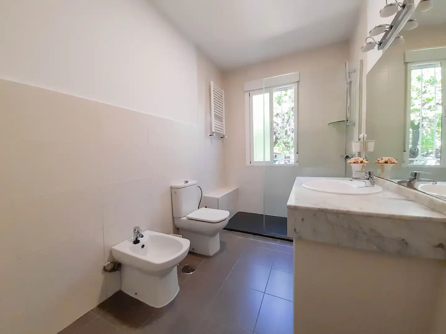 Bathroom of Detached homes for rent in Madrid  with Heating, Private garden and Parquet flooring