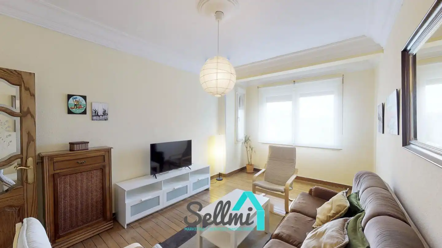 Living room of Flat for rent in Oviedo   with Heating, Parquet flooring and Furnished