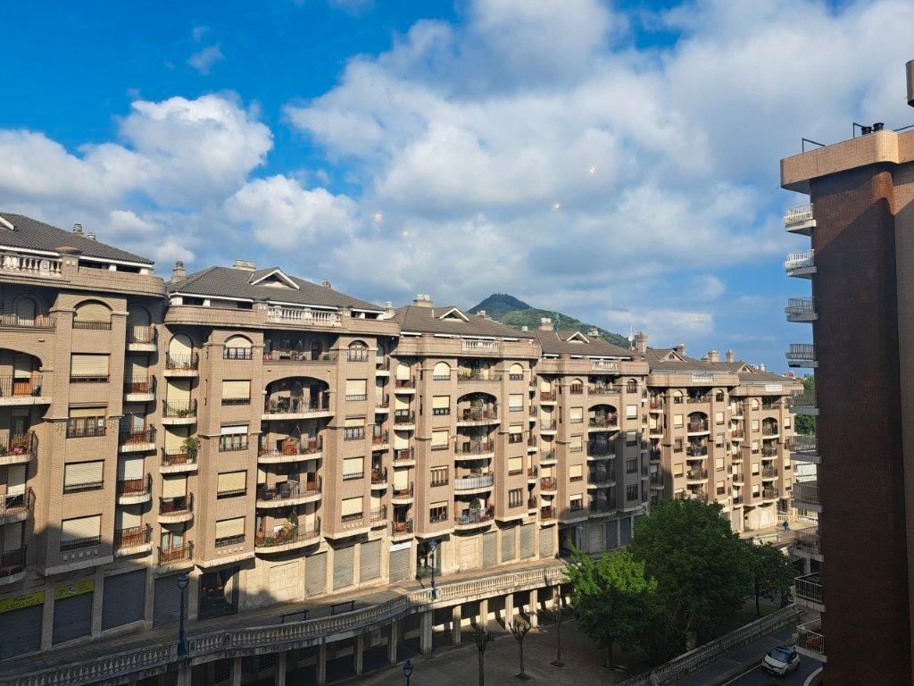 Vista exterior de Pis en venda en Portugalete amb Calefacció, Traster i Moblat