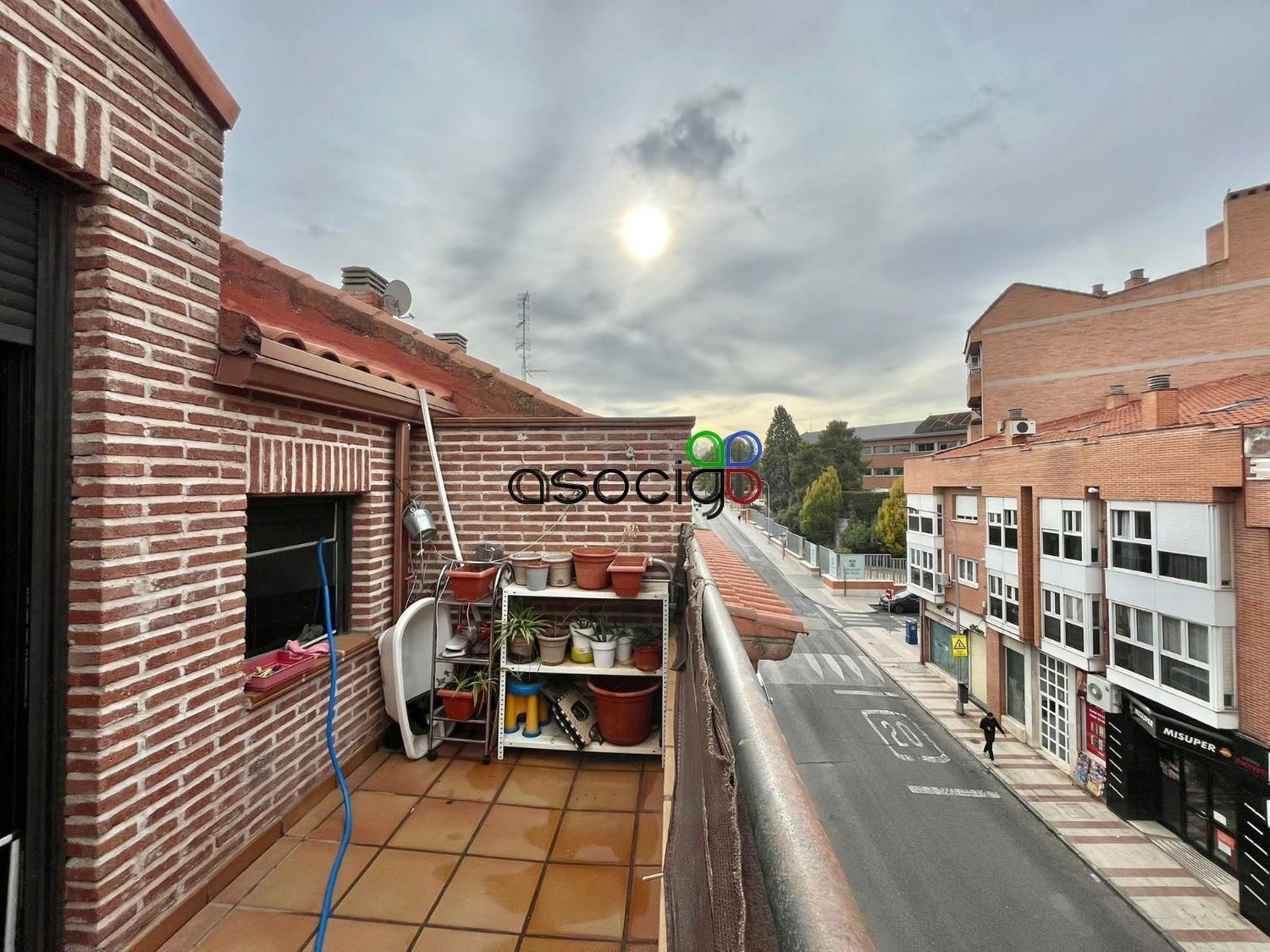 Außenansicht von Maisonette zum Verkauf in Guadalajara Capital mit Klimaanlage, Heizung und Terrasse