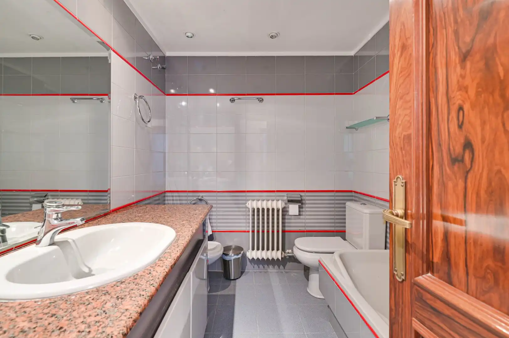 Baño de Casa adosada en venta en Lloret de Mar con Aire acondicionado, Calefacción y Amueblado