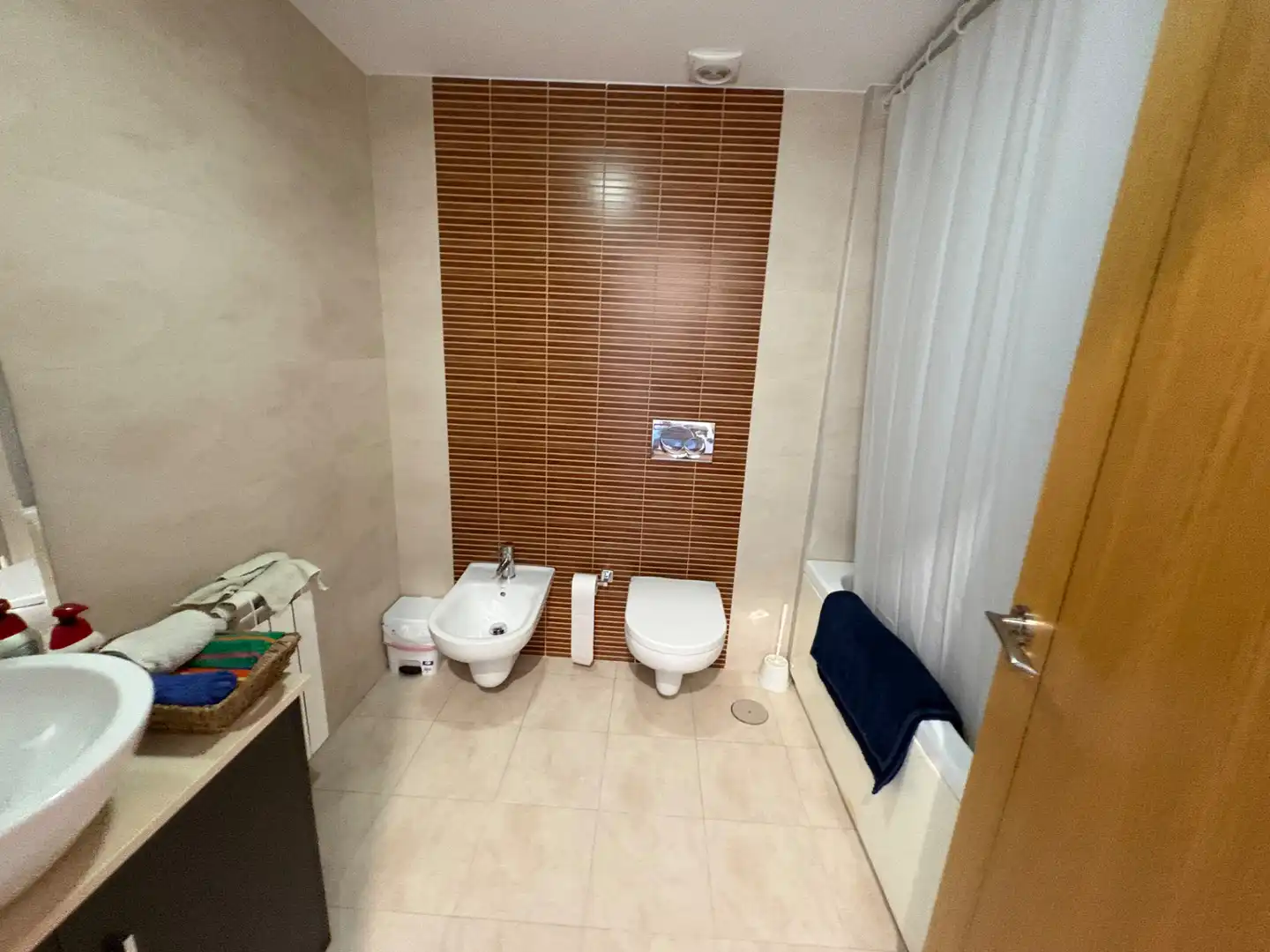 Baño de Piso en venta en Narón con Calefacción, Trastero y Amueblado