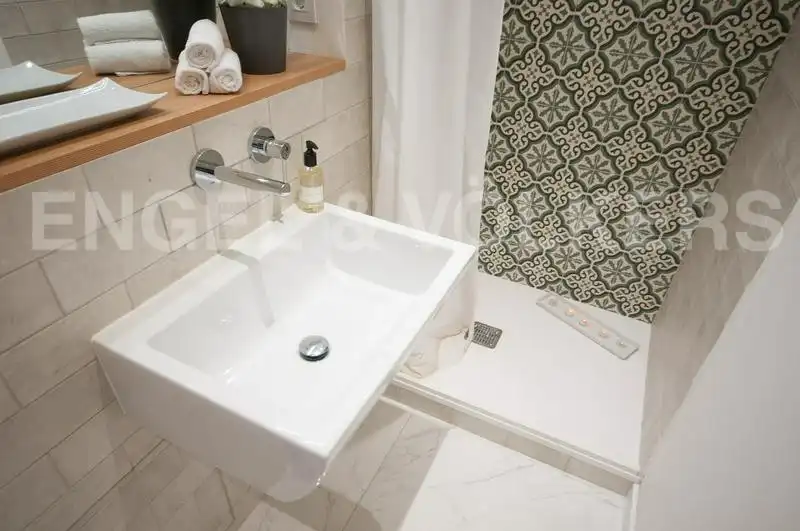 Baño de Piso de alquiler en Barcelona con Aire acondicionado, Calefacción y Parquet