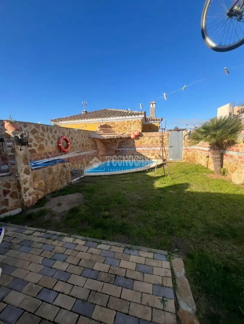 Piscina de Finca rústica en venda en Conil de la Frontera amb Jardí privat, Terrassa i Piscina