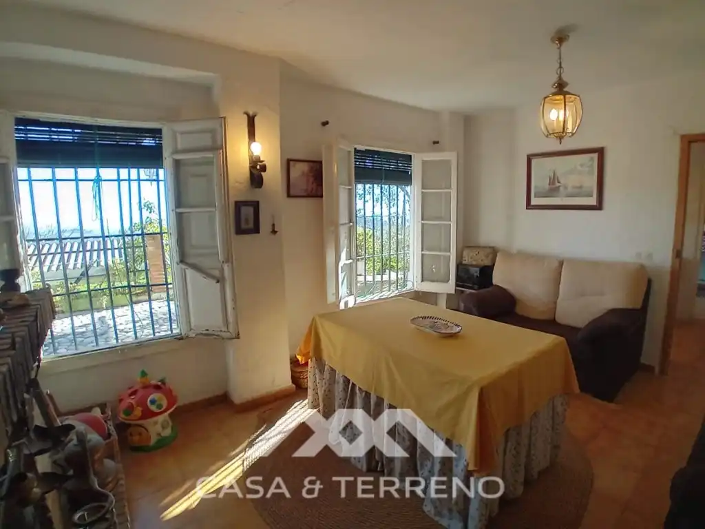 Sala d'estar de Casa o xalet en venda en Alozaina amb Piscina