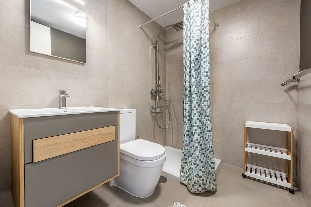 Baño de Planta baja en venta en Fuengirola con Aire acondicionado, Calefacción y Terraza