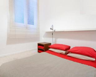 Dormitori de Apartament per a compartir en  Barcelona Capital amb Calefacció, Moblat i Forn