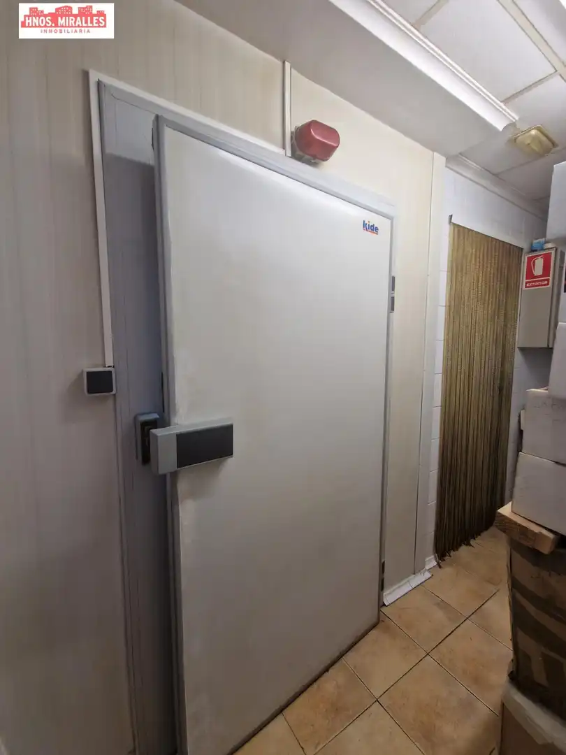 Local en venta en Elche / Elx con Aire acondicionado y Amueblado