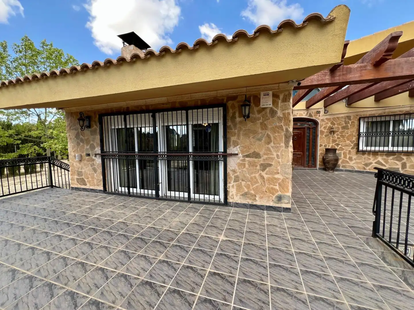 Vista exterior de Finca rústica en venda en Sax amb Aire condicionat, Jardí privat i Terrassa