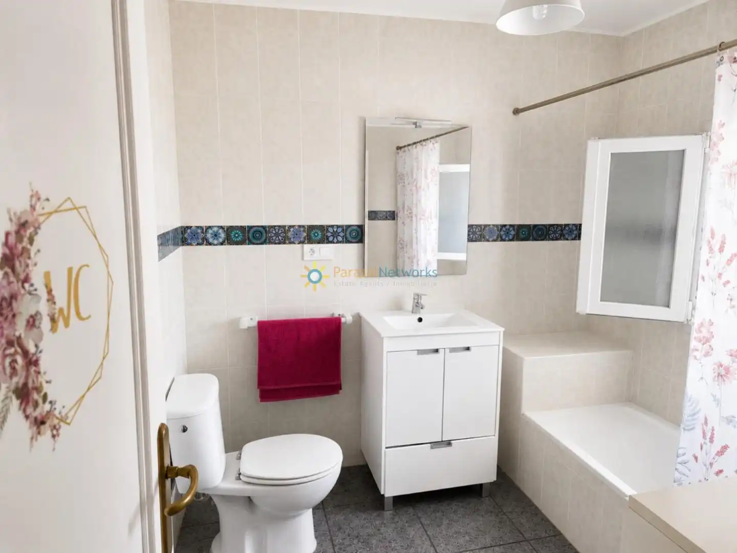 Badezimmer von Haus oder Chalet zum Verkauf in Oliva mit Klimaanlage, Privatgarten und Terrasse