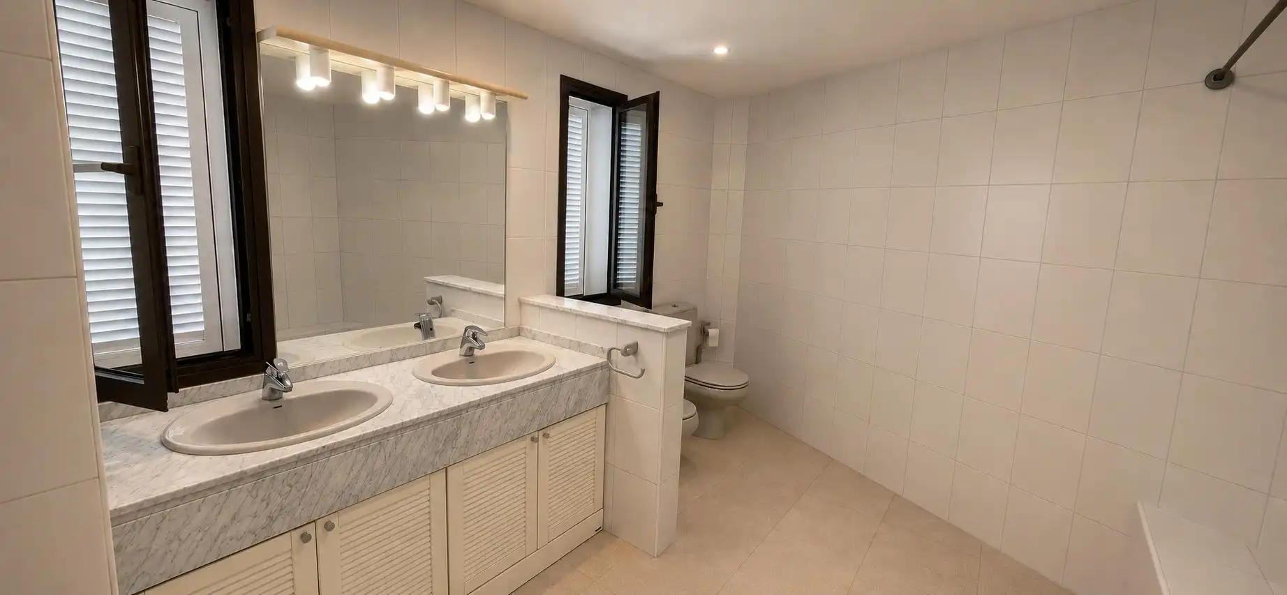 Bany de Casa o xalet en venda en Calvià amb Aire condicionat, Calefacció i Jardí privat