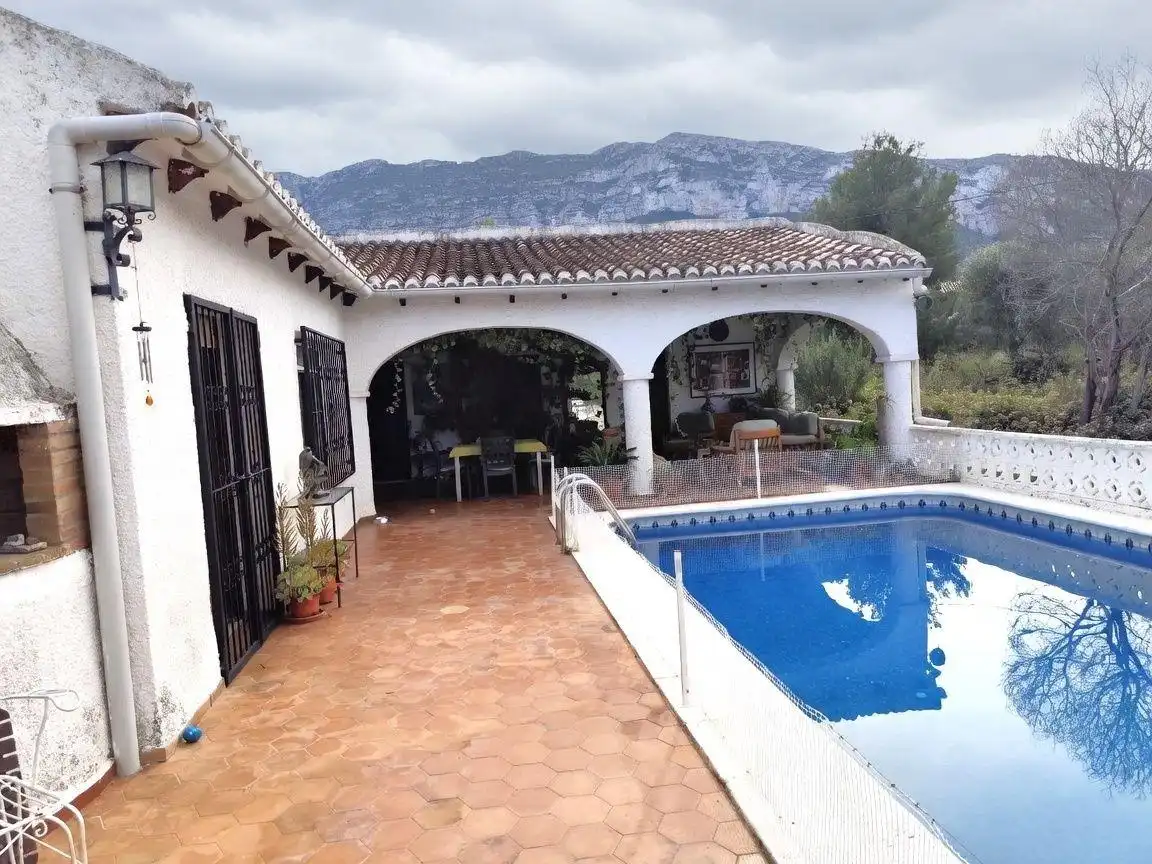 Chalet con piscina en venta en El Montgó, imagen 2