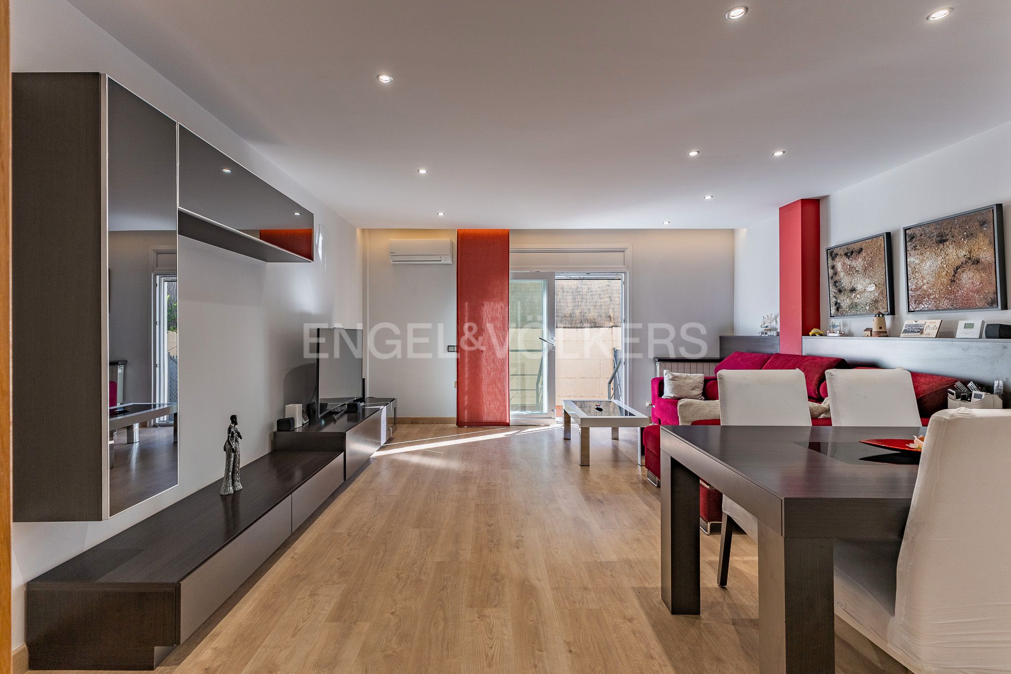 Sala d'estar de Casa o xalet en venda en Palau-solità i Plegamans amb Aire condicionat, Calefacció i Jardí privat