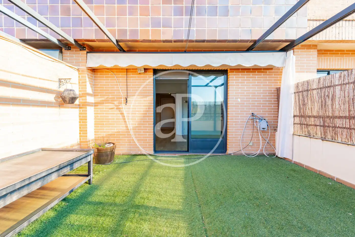 Terrasse von Wohnung zum Verkauf in La Moraleja mit Klimaanlage, Heizung und Privatgarten