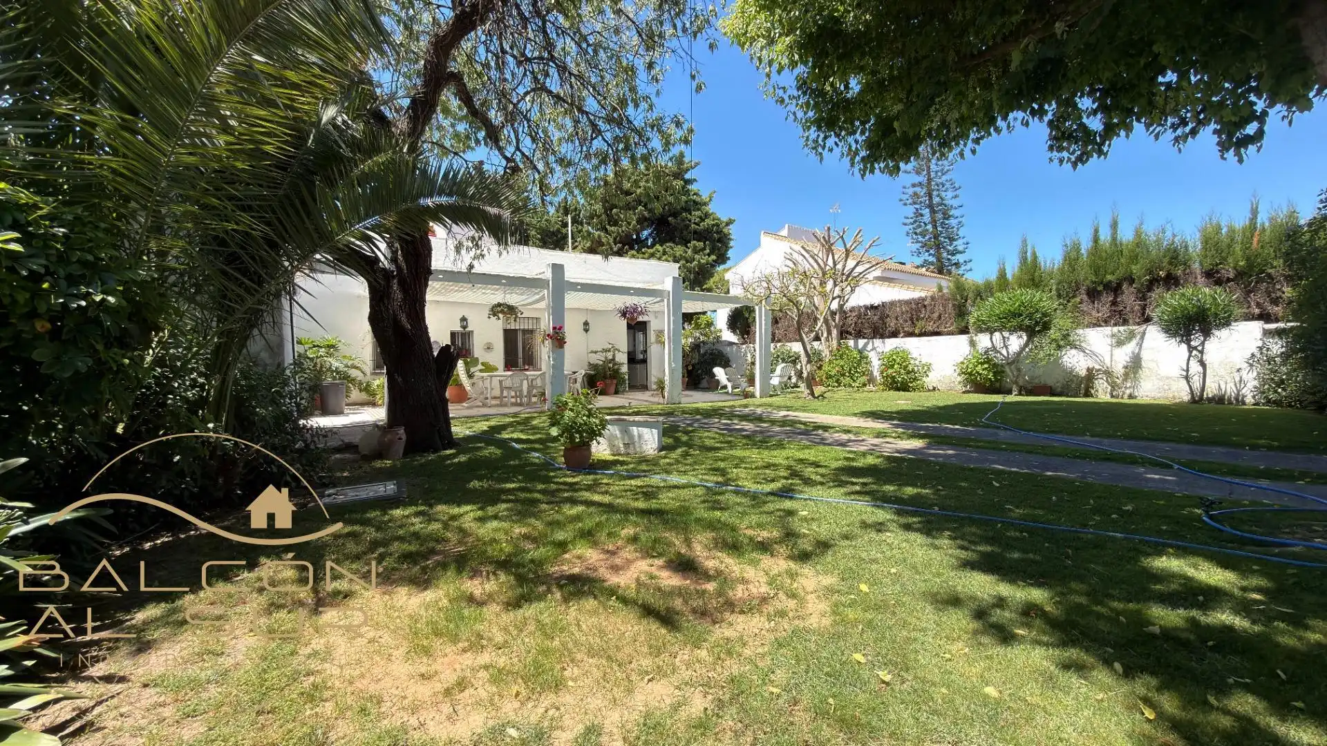 Jardí de Casa o xalet en venda en Rota amb Terrassa, Traster i Balcó