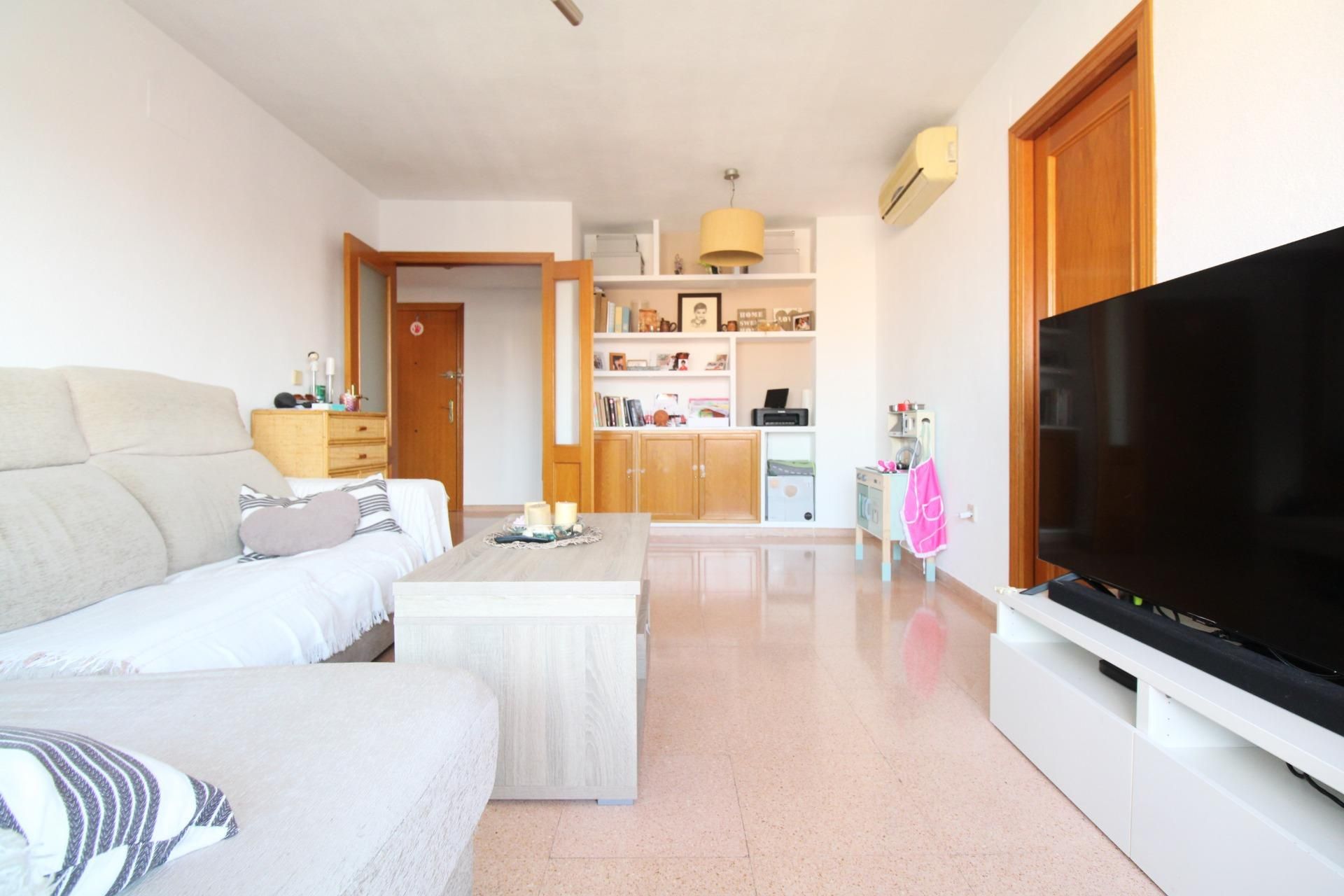 Sala d'estar de Pis en venda en Alicante / Alacant amb Aire condicionat, Calefacció i Jardí privat