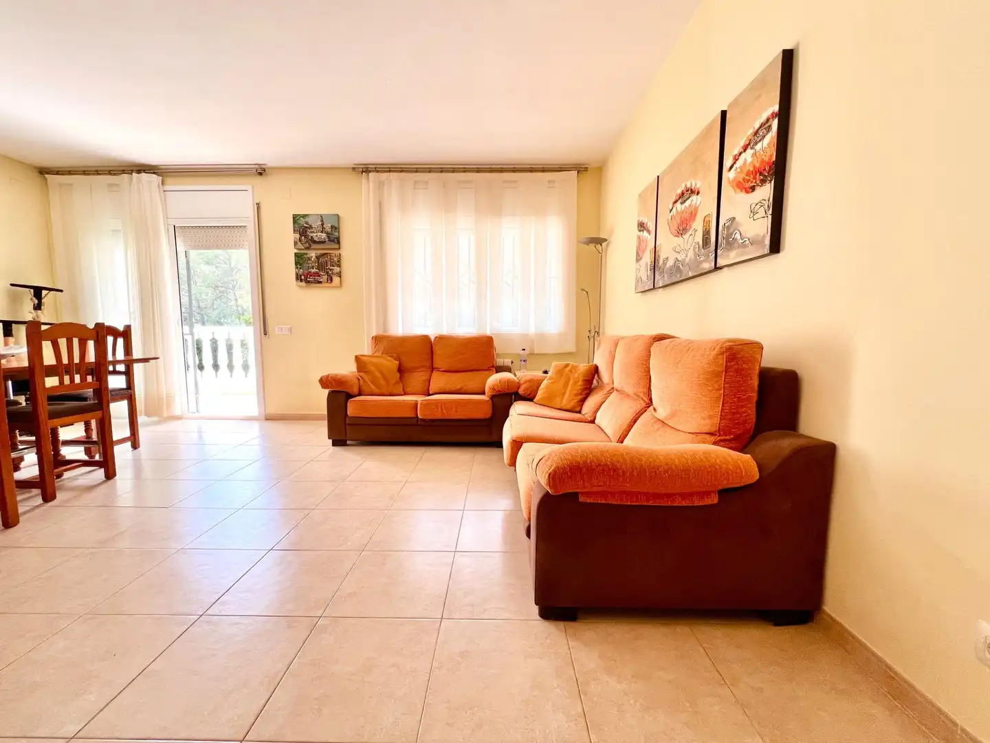 Sala de estar de Casa o chalet en venta en Calafell con Aire acondicionado, Calefacción y Jardín privado