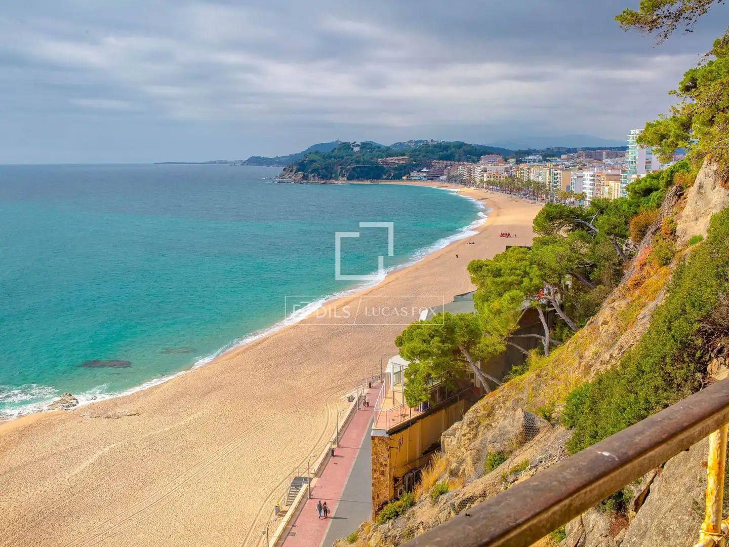 Vista exterior de Casa o xalet en venda en Lloret de Mar amb Jardí privat, Traster i Piscina