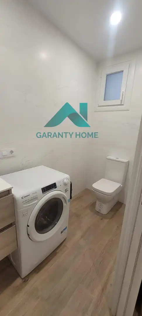 Baño de Estudio de alquiler en Cáceres con Aire acondicionado, Calefacción y Amueblado