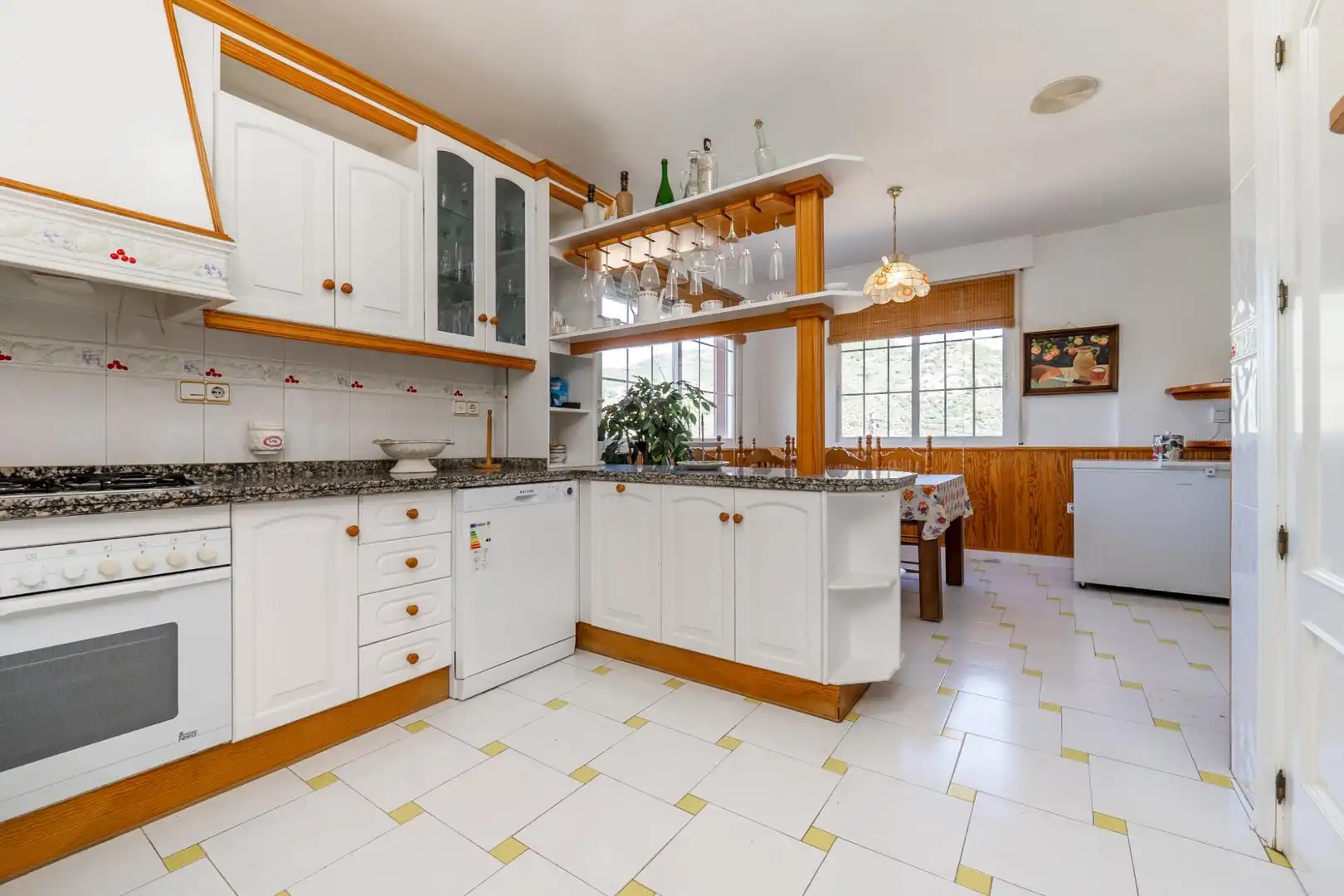 Cocina de Casa o chalet en venta en Valdepeñas de Jaén con Aire acondicionado, Calefacción y Jardín privado