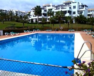 Swimming pool of Single-family semi-detached for sale in Estepona  with Air Conditioner, Heating and Private garden