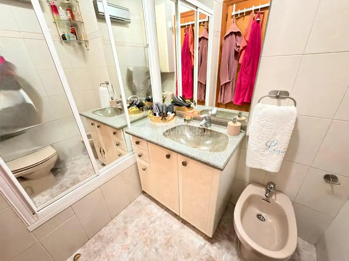 Bathroom of Flat for sale in Pinto  with Air Conditioner, Terrace and Balcony
