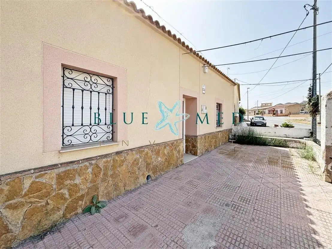 Vista exterior de Casa o xalet en venda en Cartagena amb Jardí privat, Terrassa i Moblat