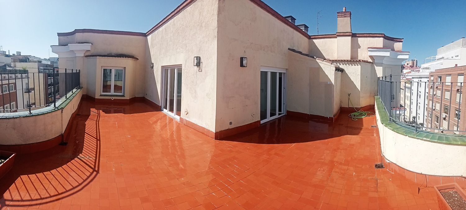 Terrace of Attic to rent in  Madrid Capital  with Heating, Terrace and Storage room
