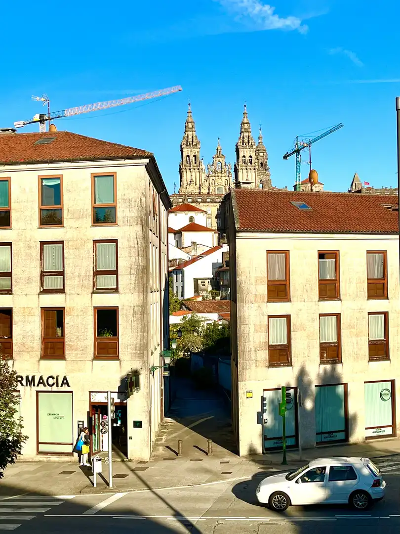 Vista exterior de Piso en venta en Santiago de Compostela  con Calefacción