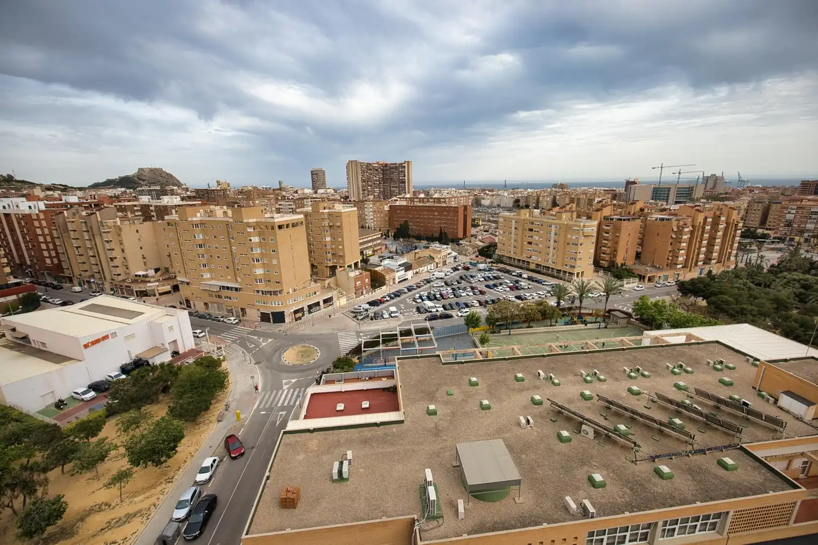 Vista exterior de Pis en venda en Alicante / Alacant amb Terrassa, Traster i Piscina comunitària