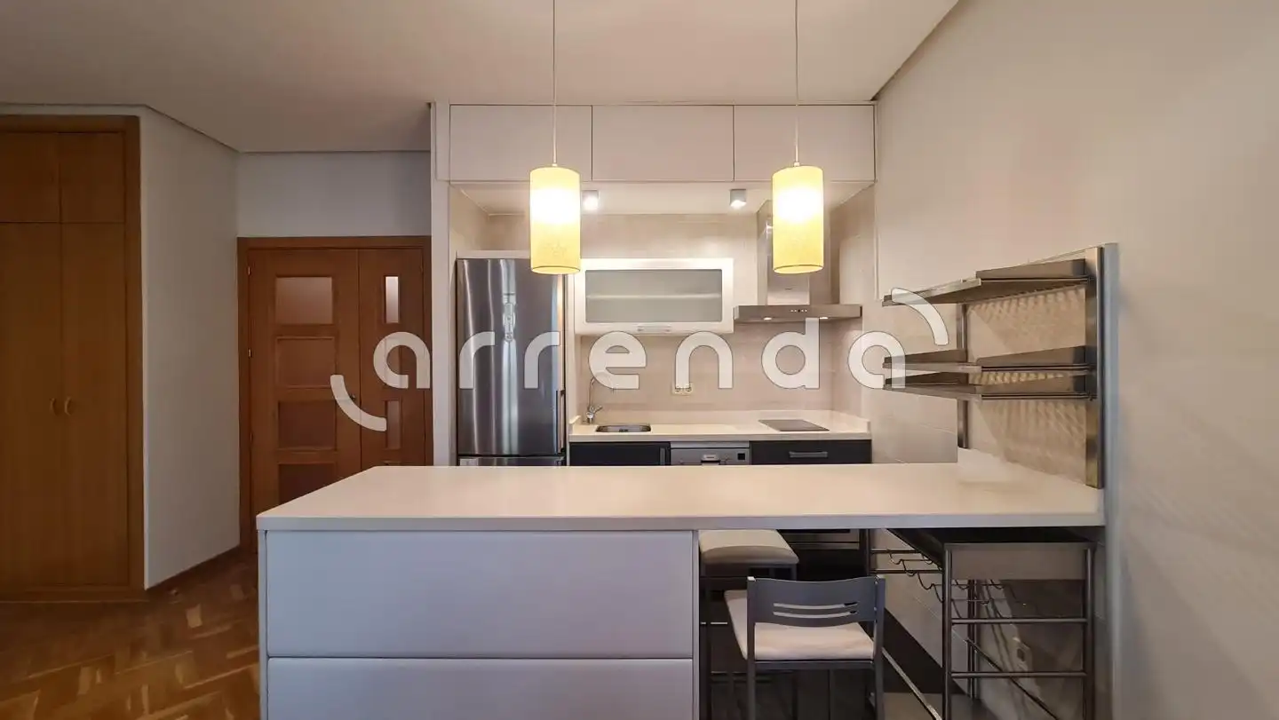 Küche von Wohnung zur Miete in Madrid mit Klimaanlage, Parkett und Möbliert