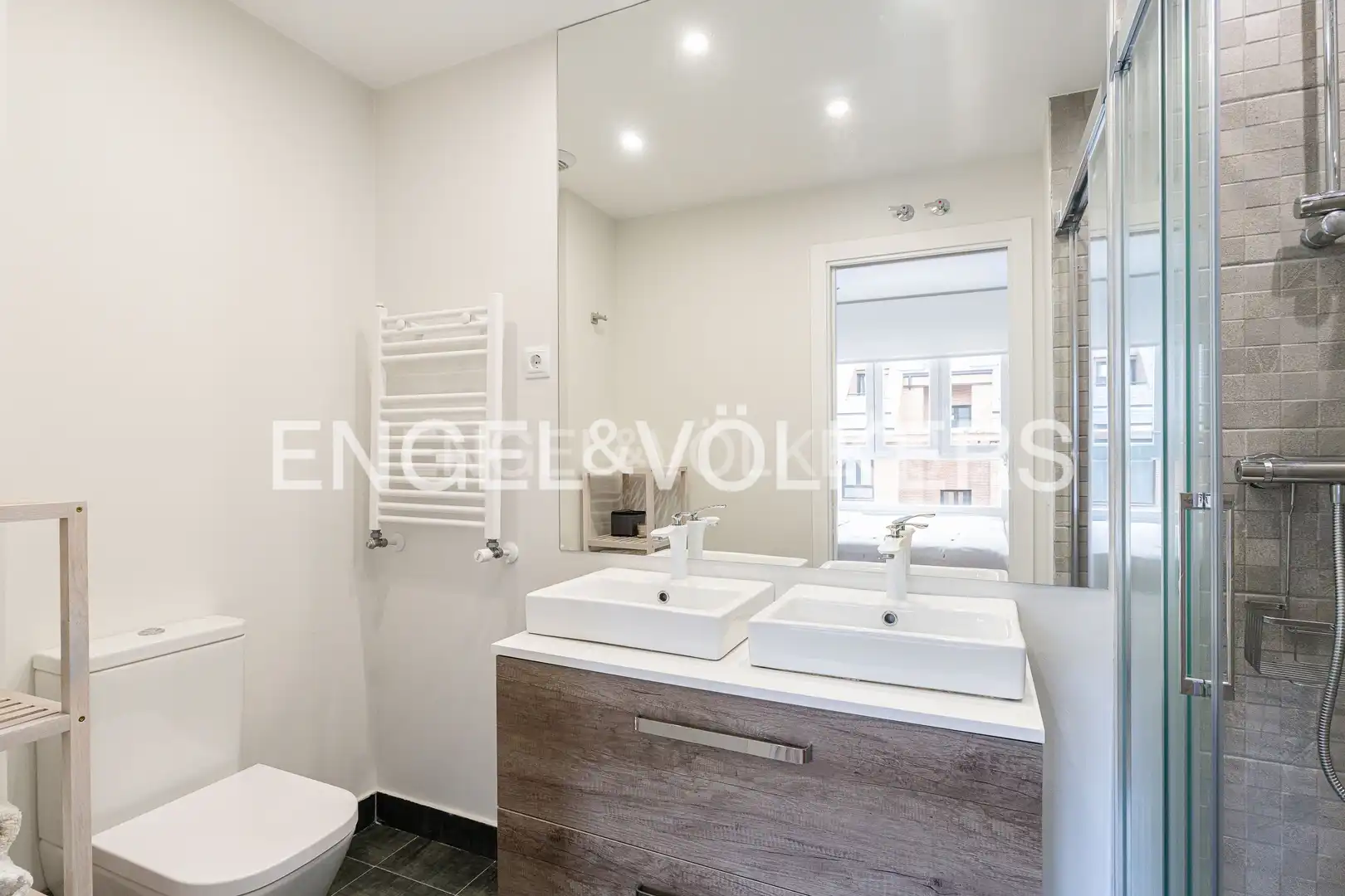Badezimmer von Dachboden zum Verkauf in Majadahonda mit Klimaanlage, Heizung und Terrasse