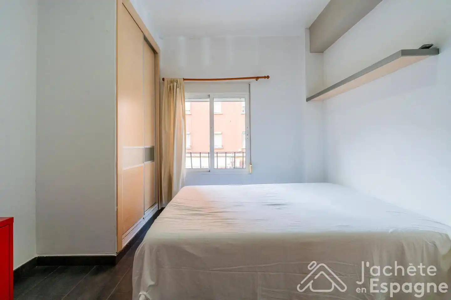 Bedroom of Flat for sale in Valencia  with Heating
